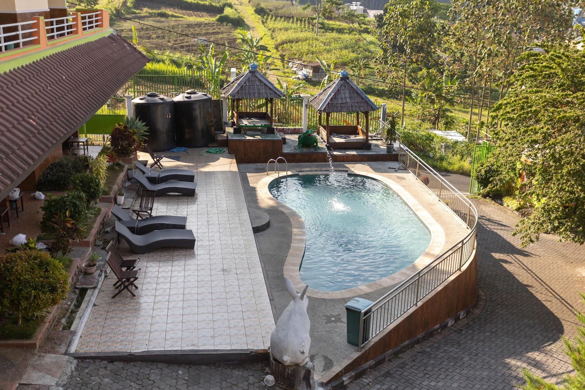 Villa Panderman Indah Batu  Exterior photo