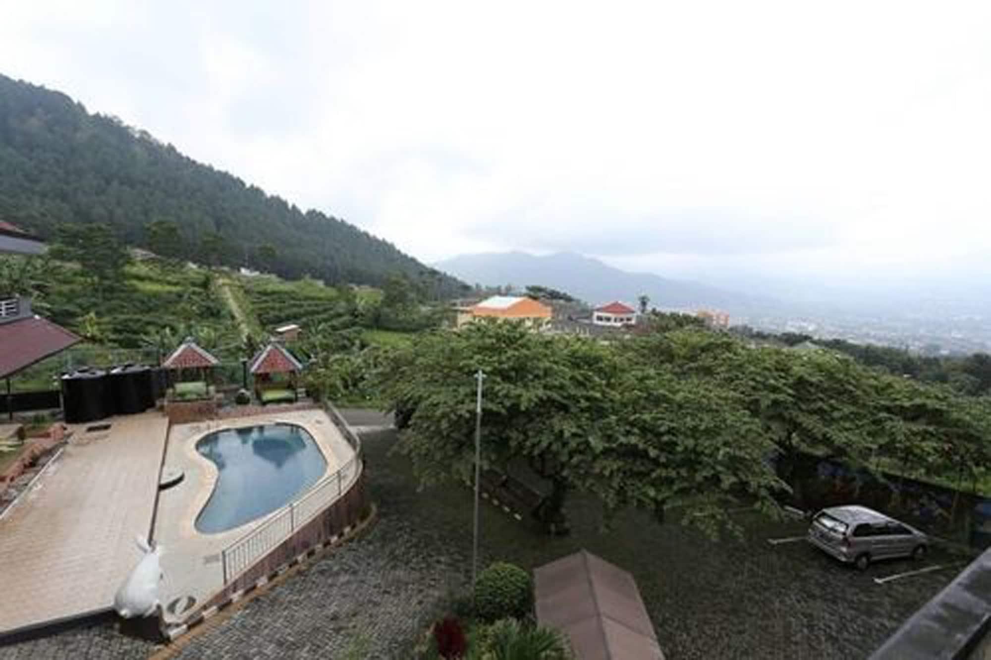 Villa Panderman Indah Batu  Exterior photo