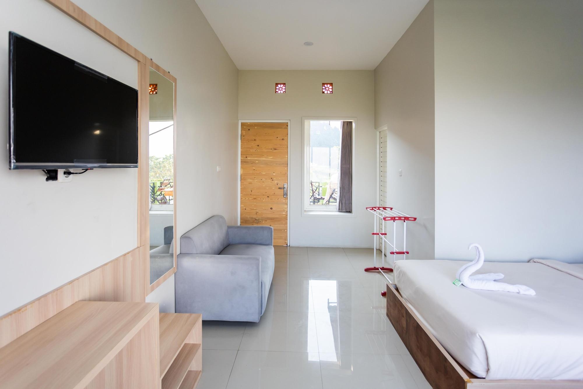 Villa Panderman Indah Batu  Exterior photo
